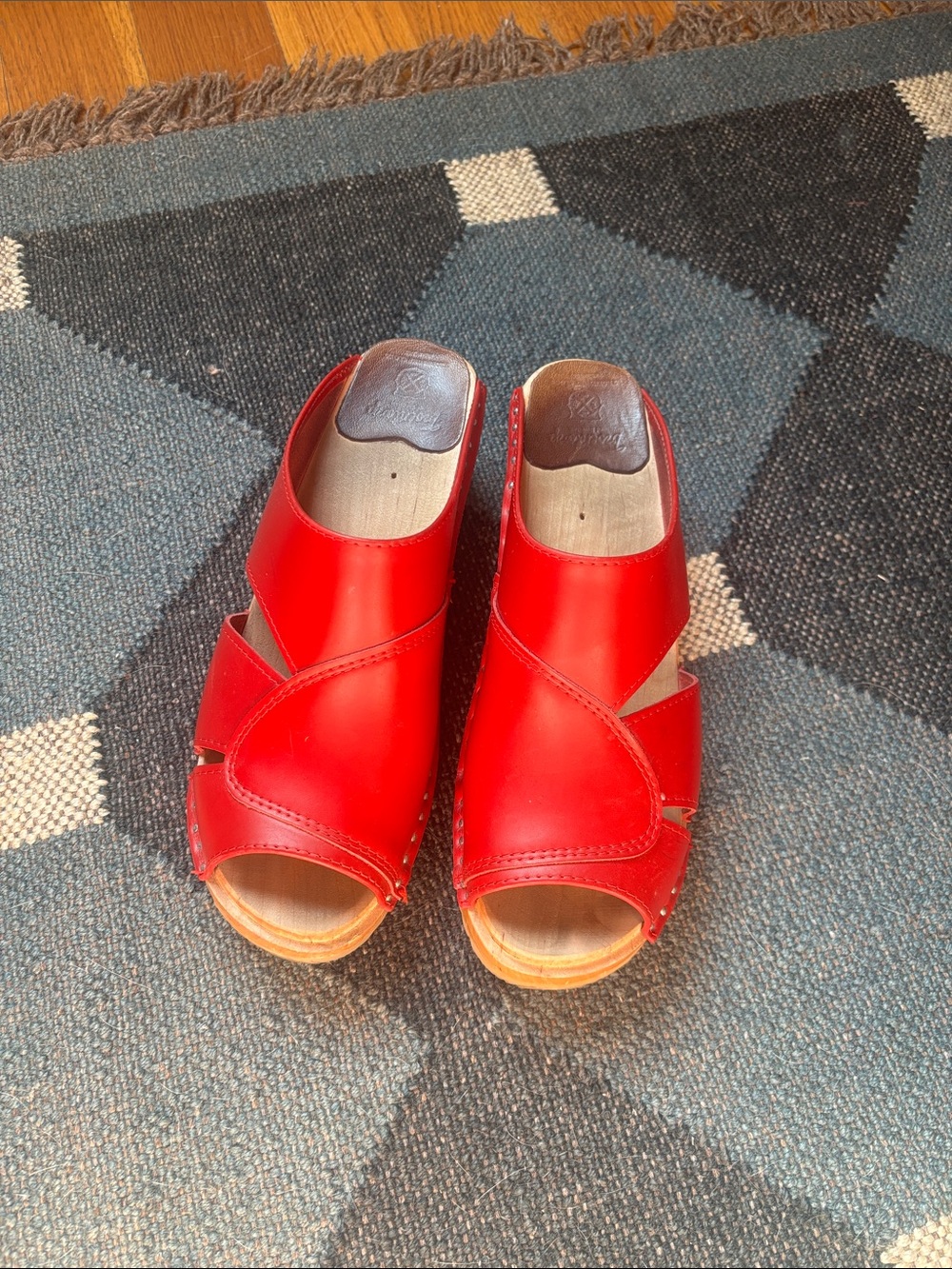 Red Leather Open-Toe Women's Clogs